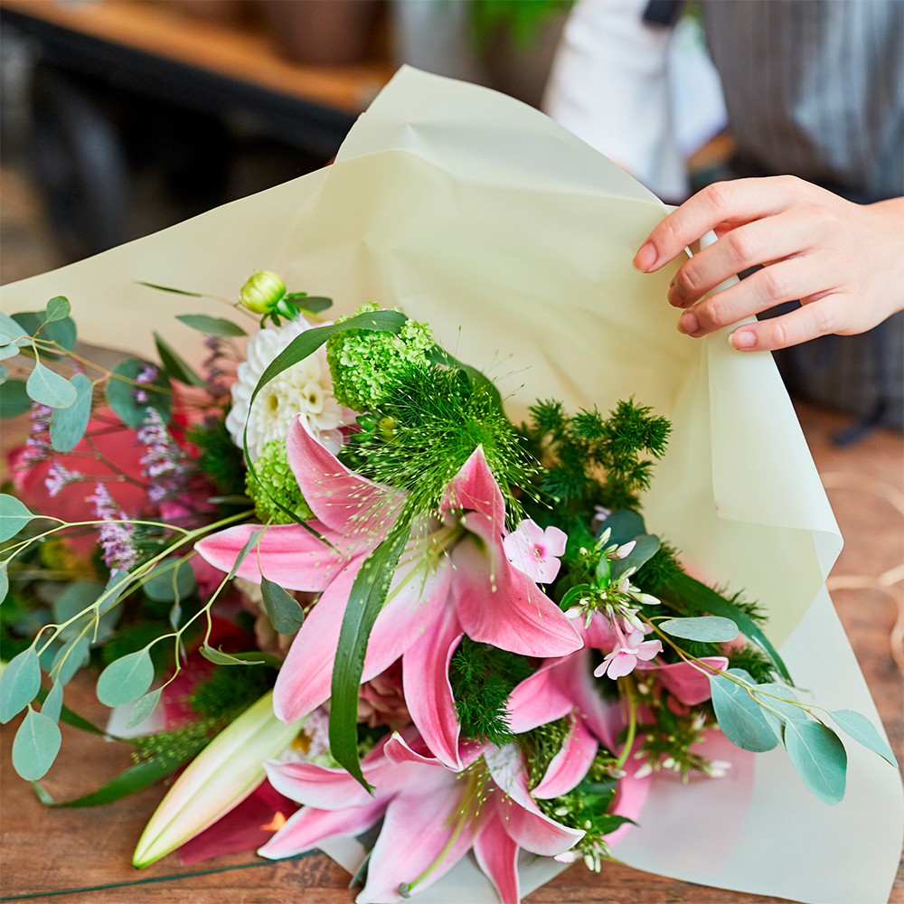 Papel de seda branco para arranjos florais